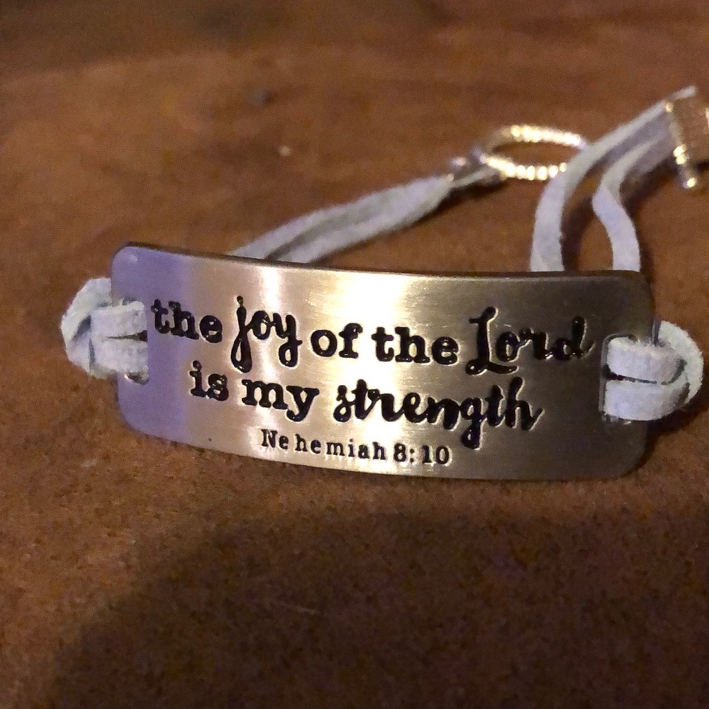 Plate bracelet